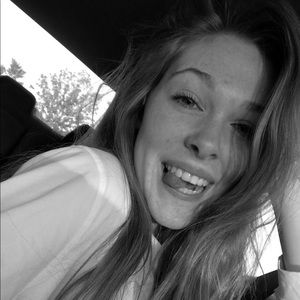 Meet your Posher, Caroline